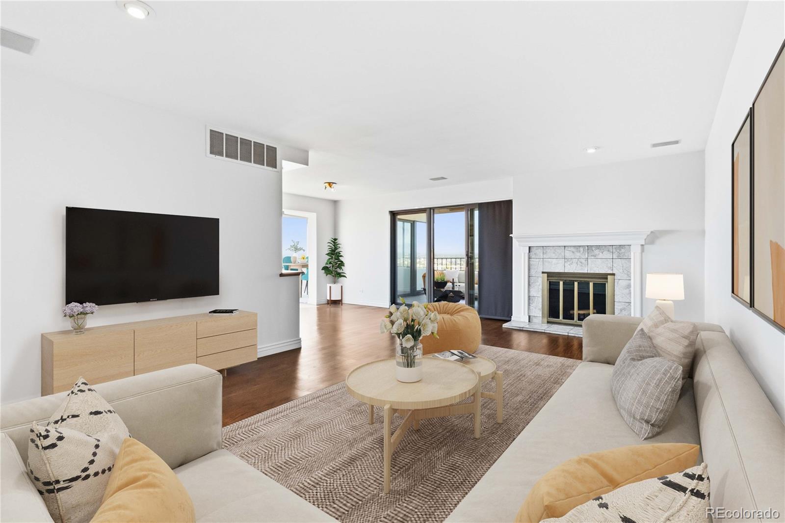 130 N Pearl Street Unit 1404 — photo