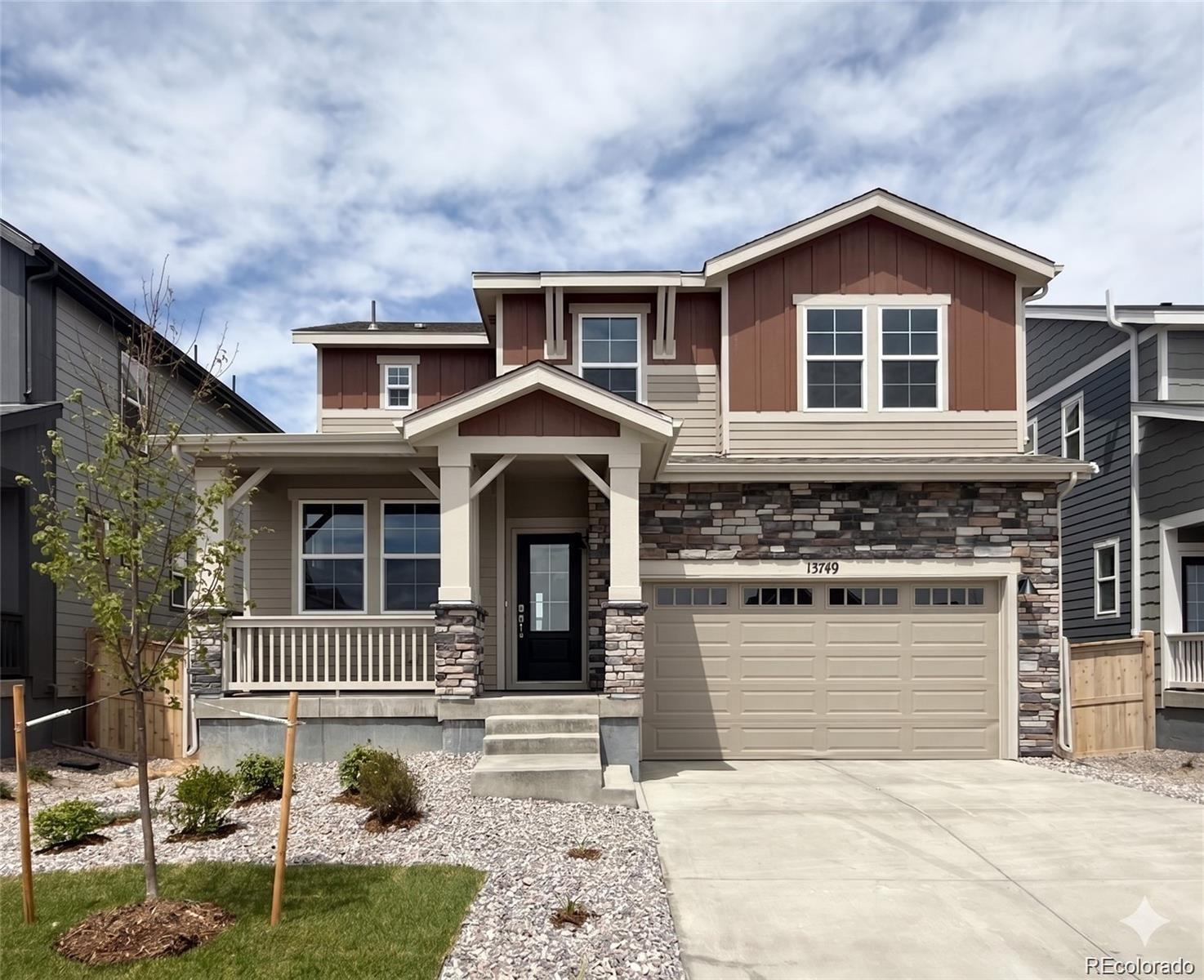 13749 Daffodil Point — photo