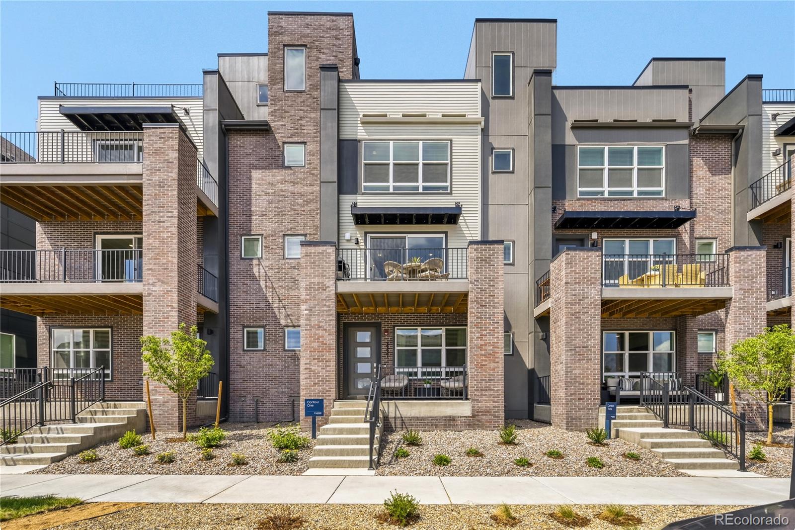 8724 Julian Court — photo