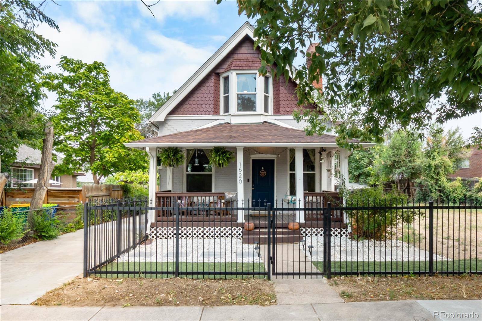 1620 Dallas Street — photo