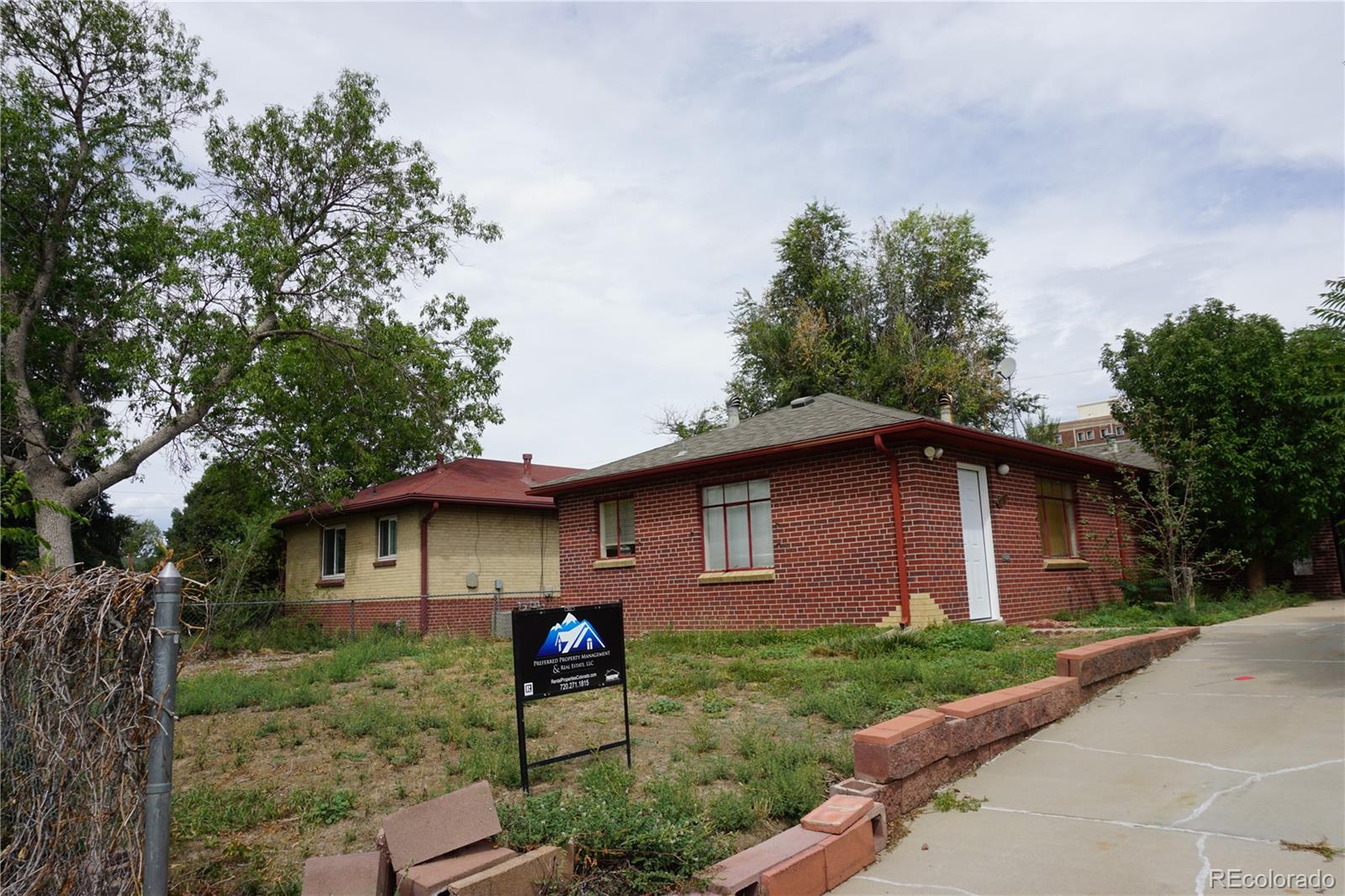 5209 E Thrill Place, Denver, CO 80207 — photo 2