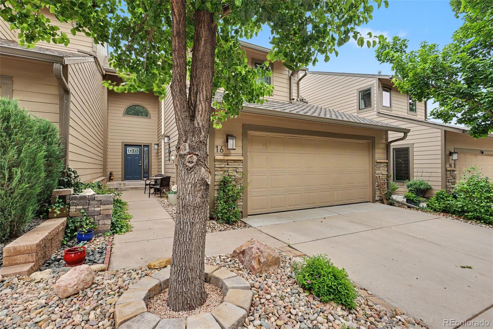 16 Woodbridge Drive — photo