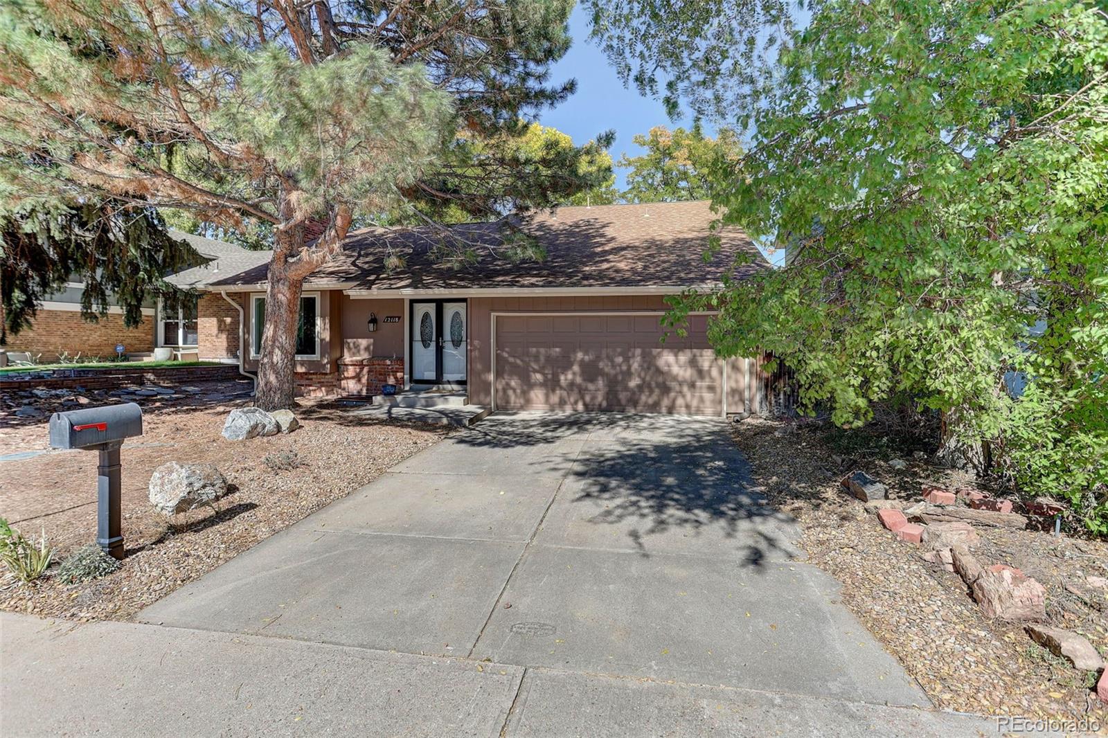 12118 E Amherst Circle — photo