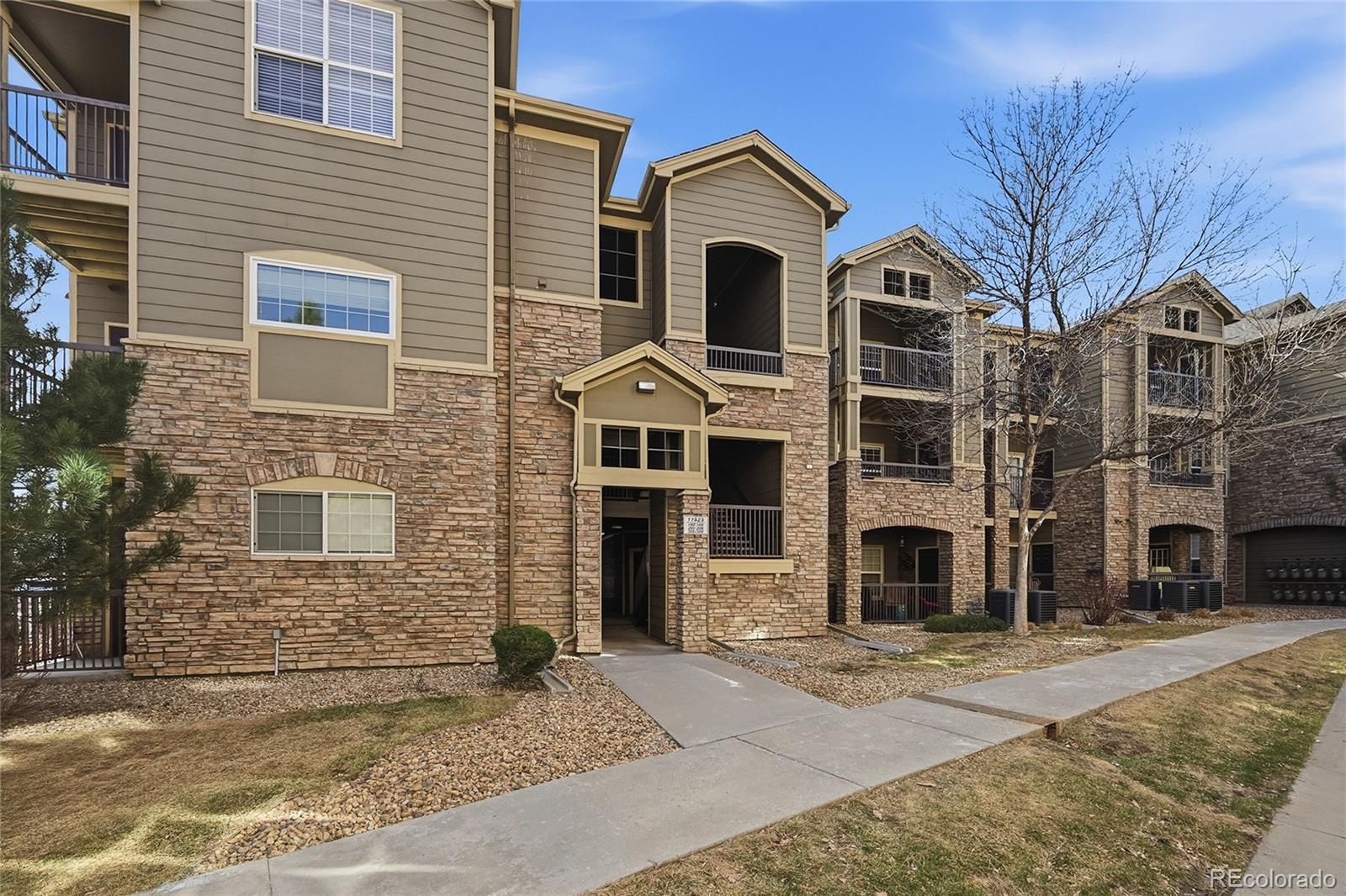 17525 Wilde Avenue 306 — photo