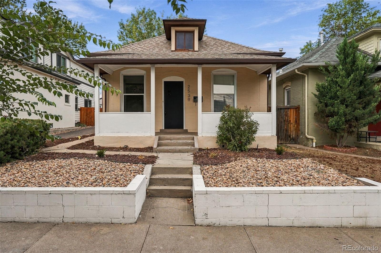 2539 Irving Street — photo