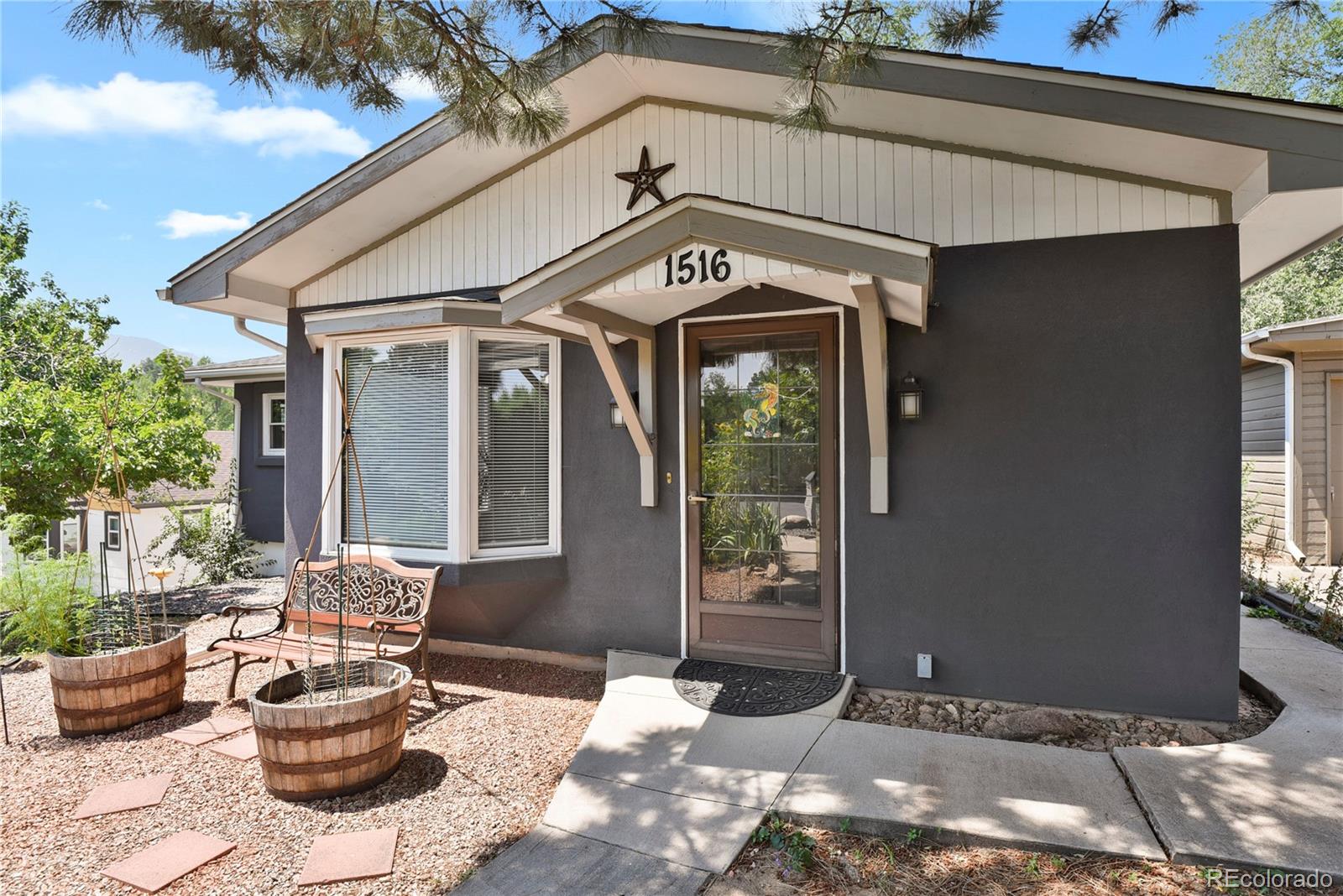 1516 Dorchester Drive — photo
