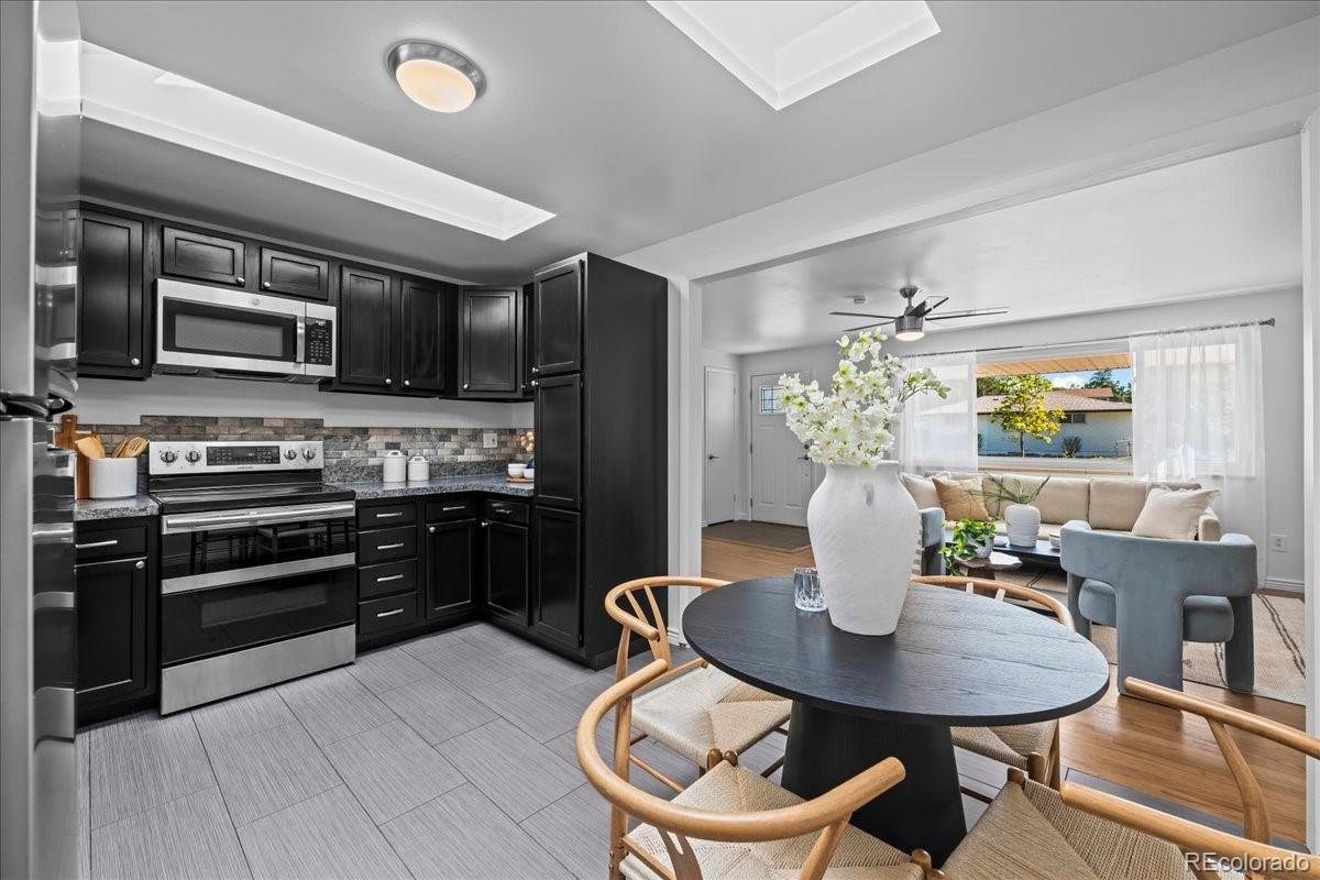 9281 Irving Street — photo