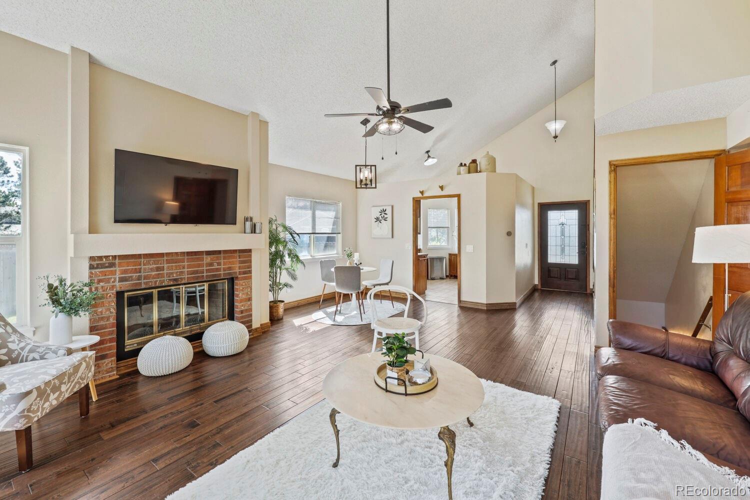 2324 Meadows Lane — photo