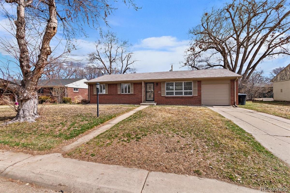 818 S Grape Street — photo
