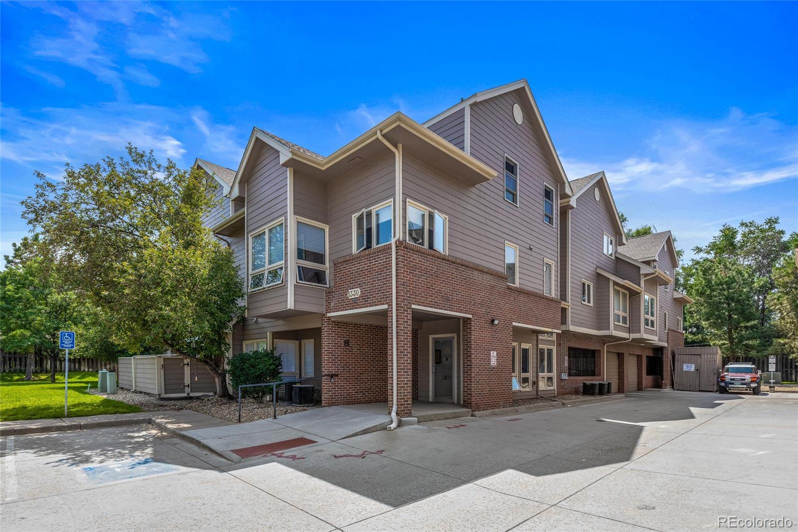 1330 S Monaco Parkway 14 — photo