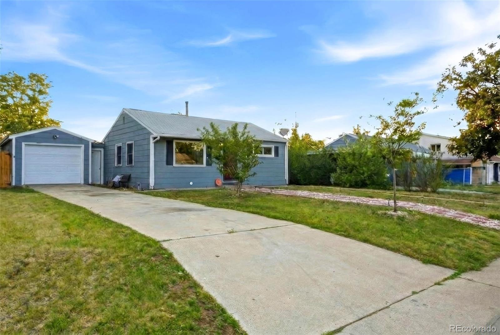 2625 S Hazel Court — photo