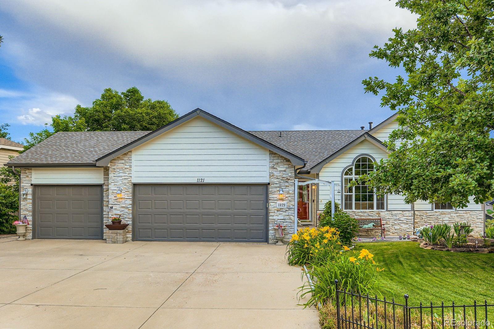 1121 Country Acres Court — photo