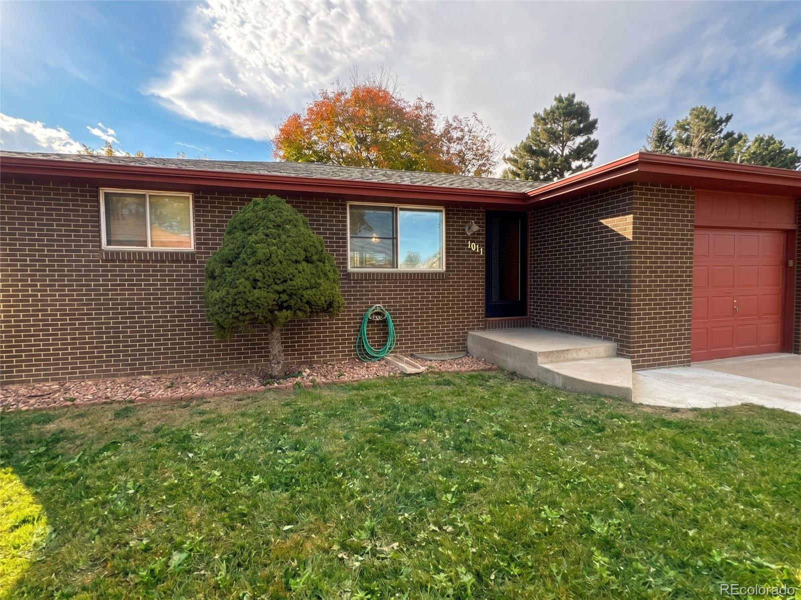 1011 Emerson Place — photo
