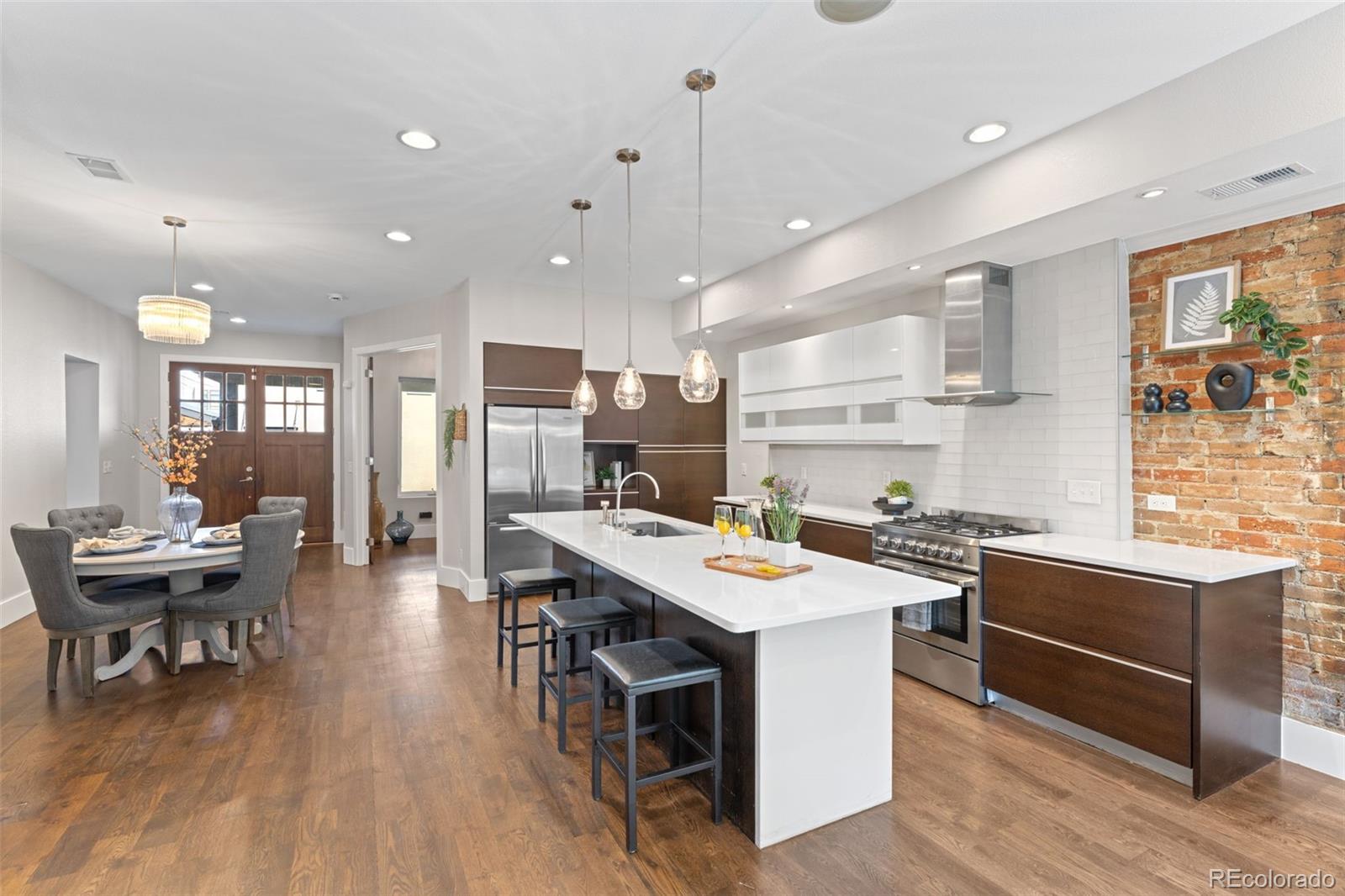 2521 Lawrence Street — photo