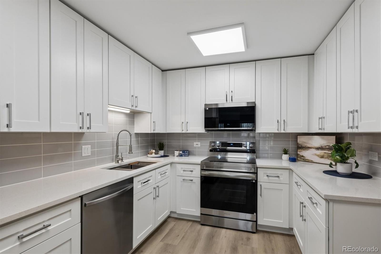 595 S Alton Way 6B — photo