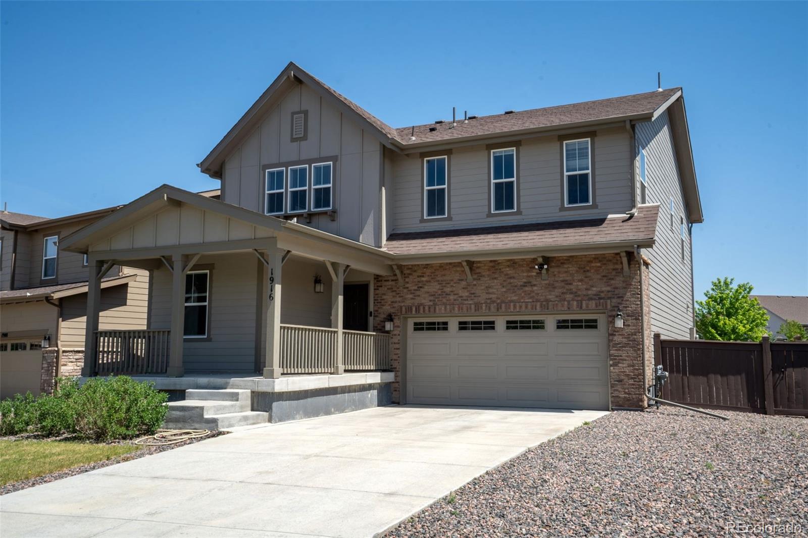1916 Coopers Hawk Court — photo