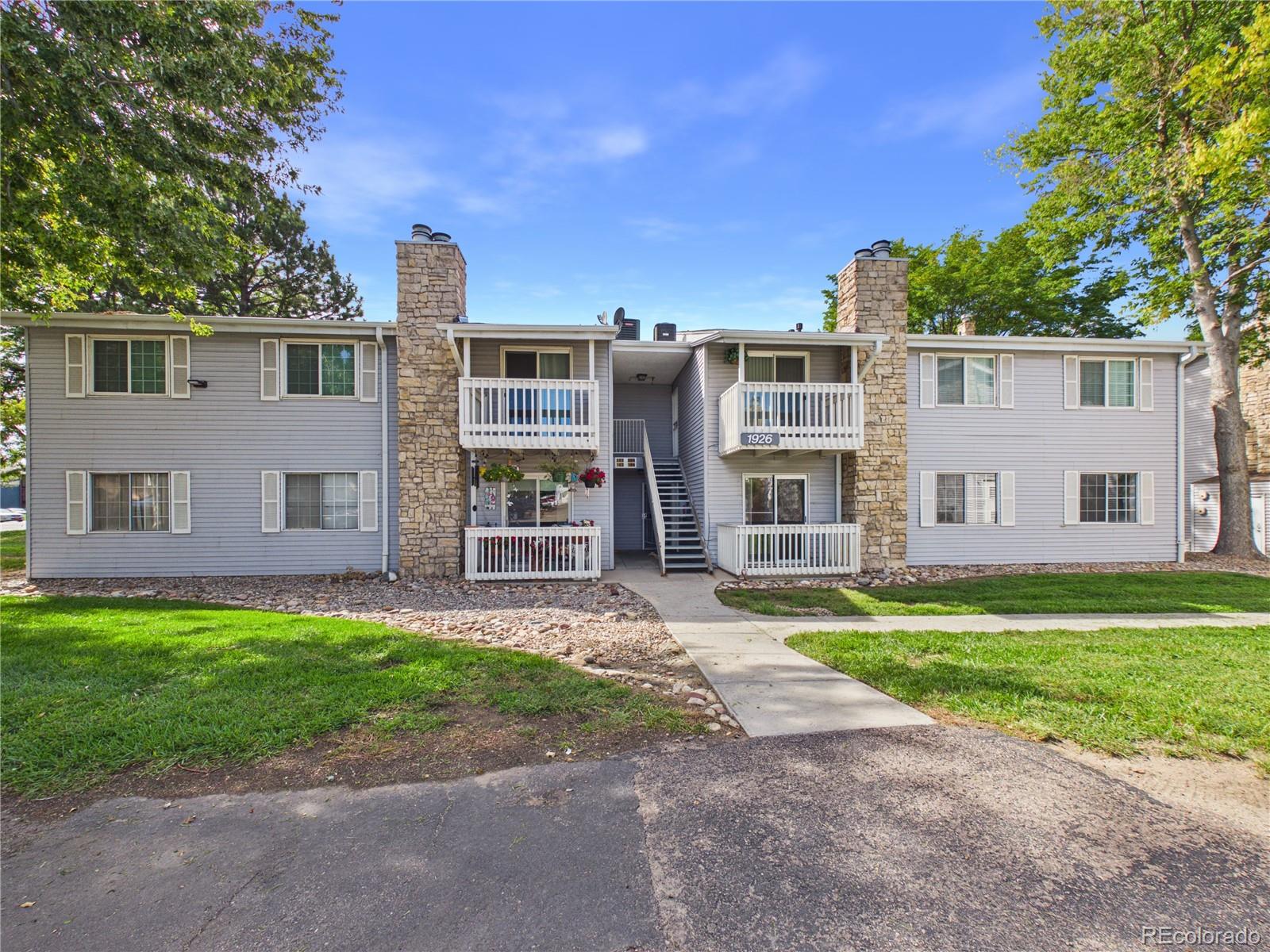 1926 S Vaughn Way 104 — photo