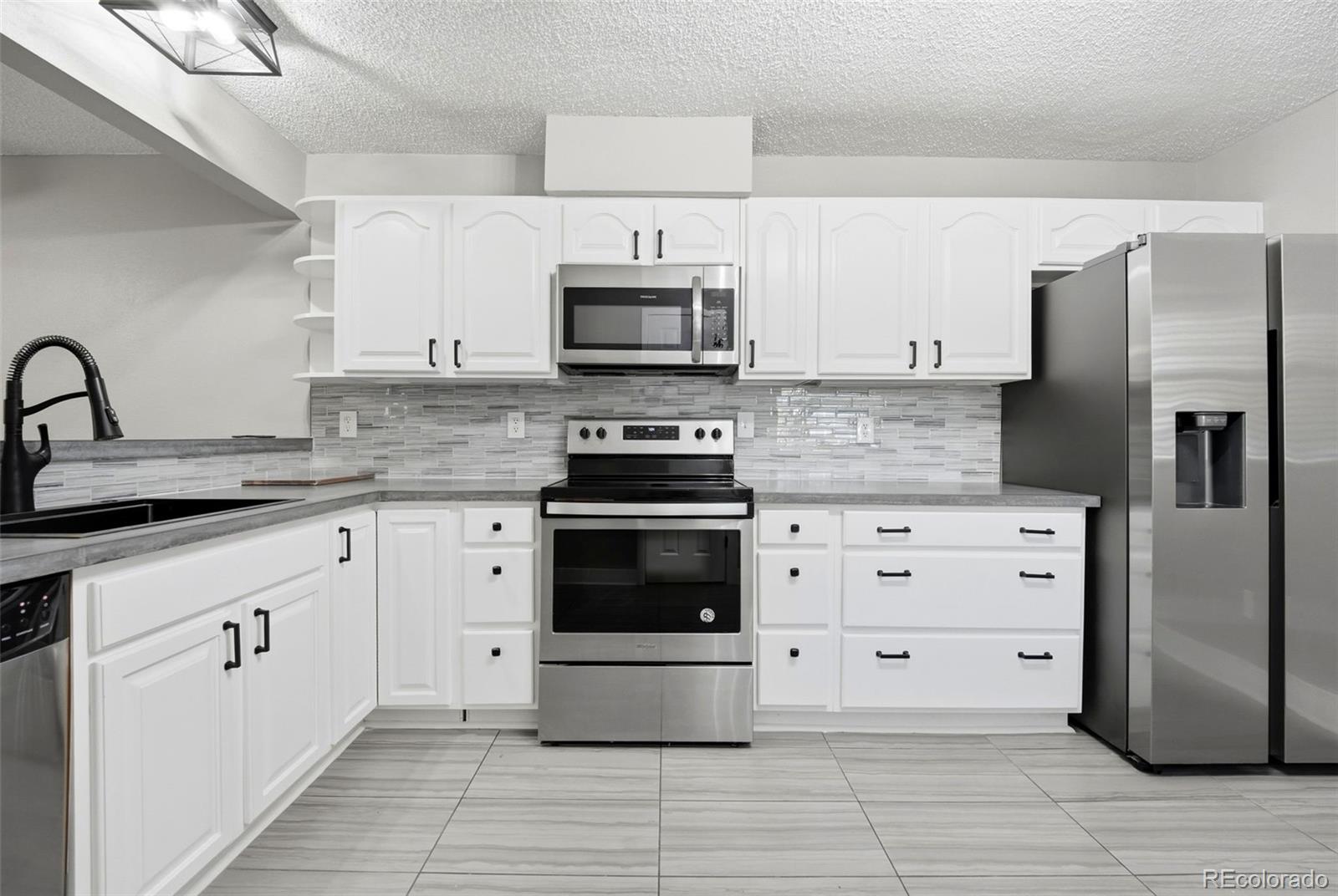 2260 E Geddes Avenue Unit G — photo