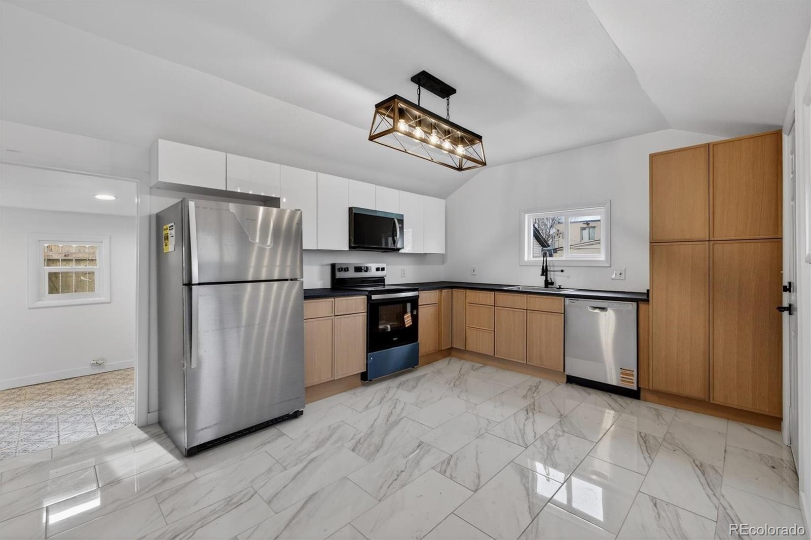 137 Hazel Court — photo