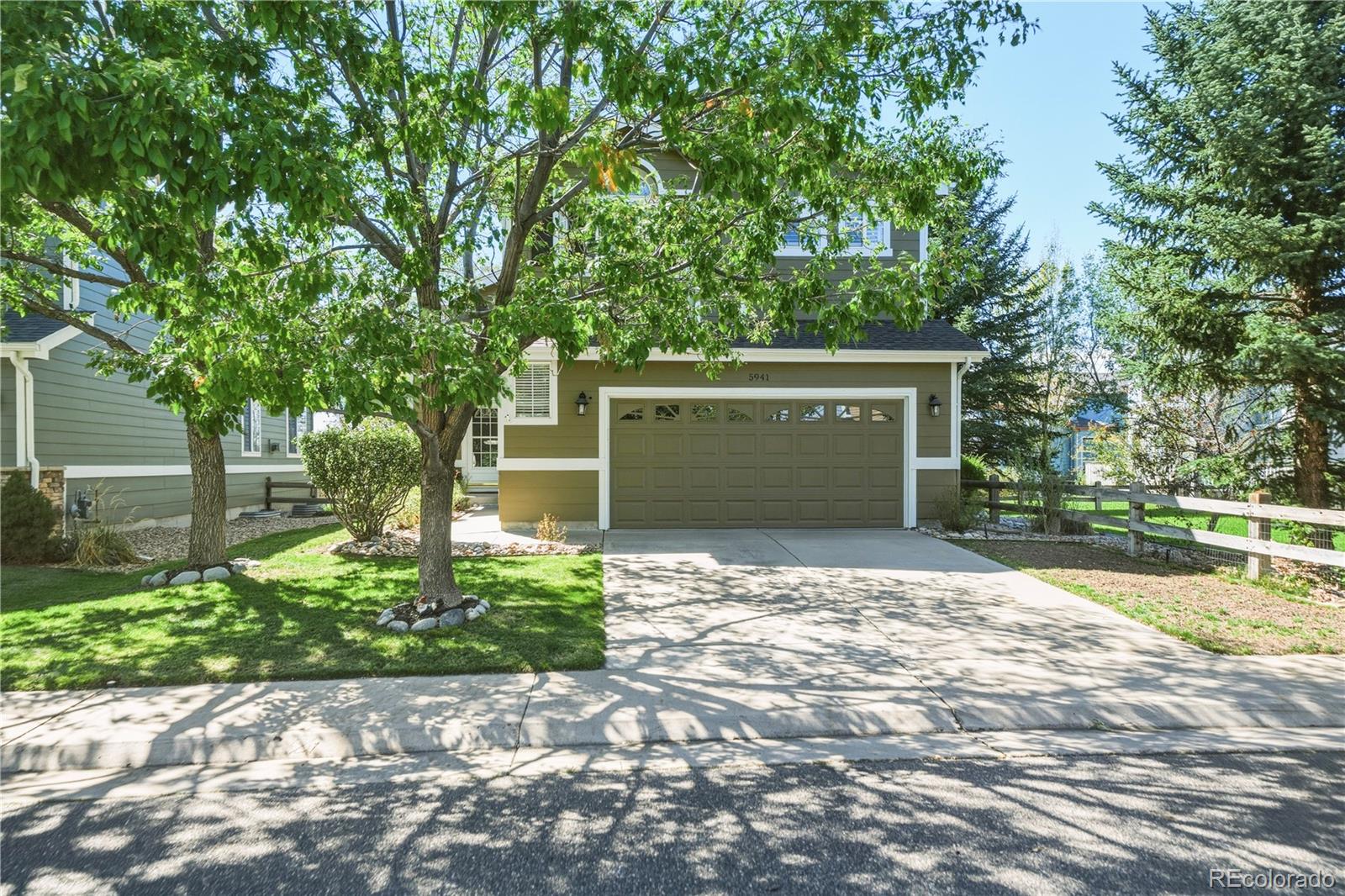 5941 S Waco Street — photo
