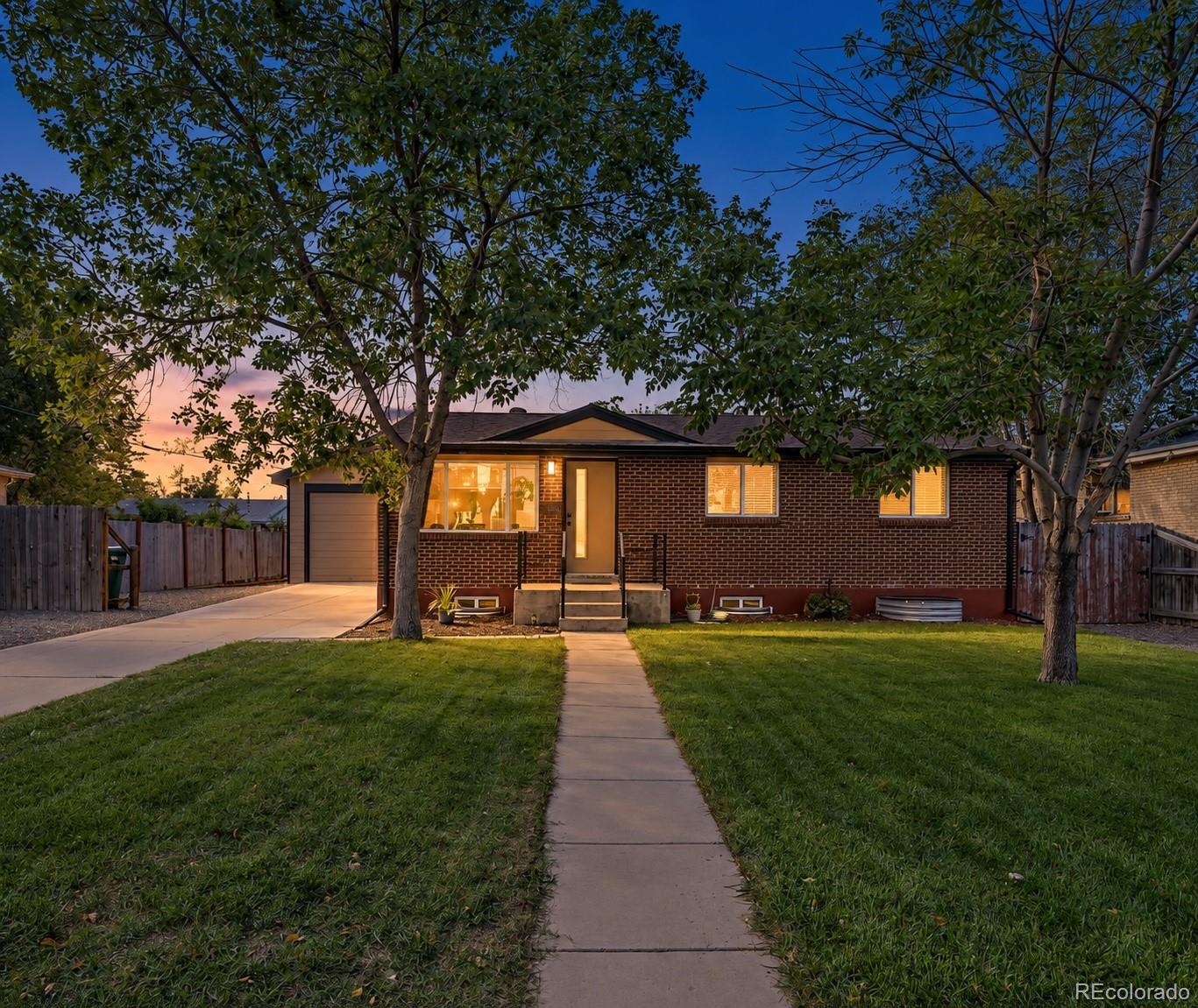 1070 W Oxford Avenue — photo