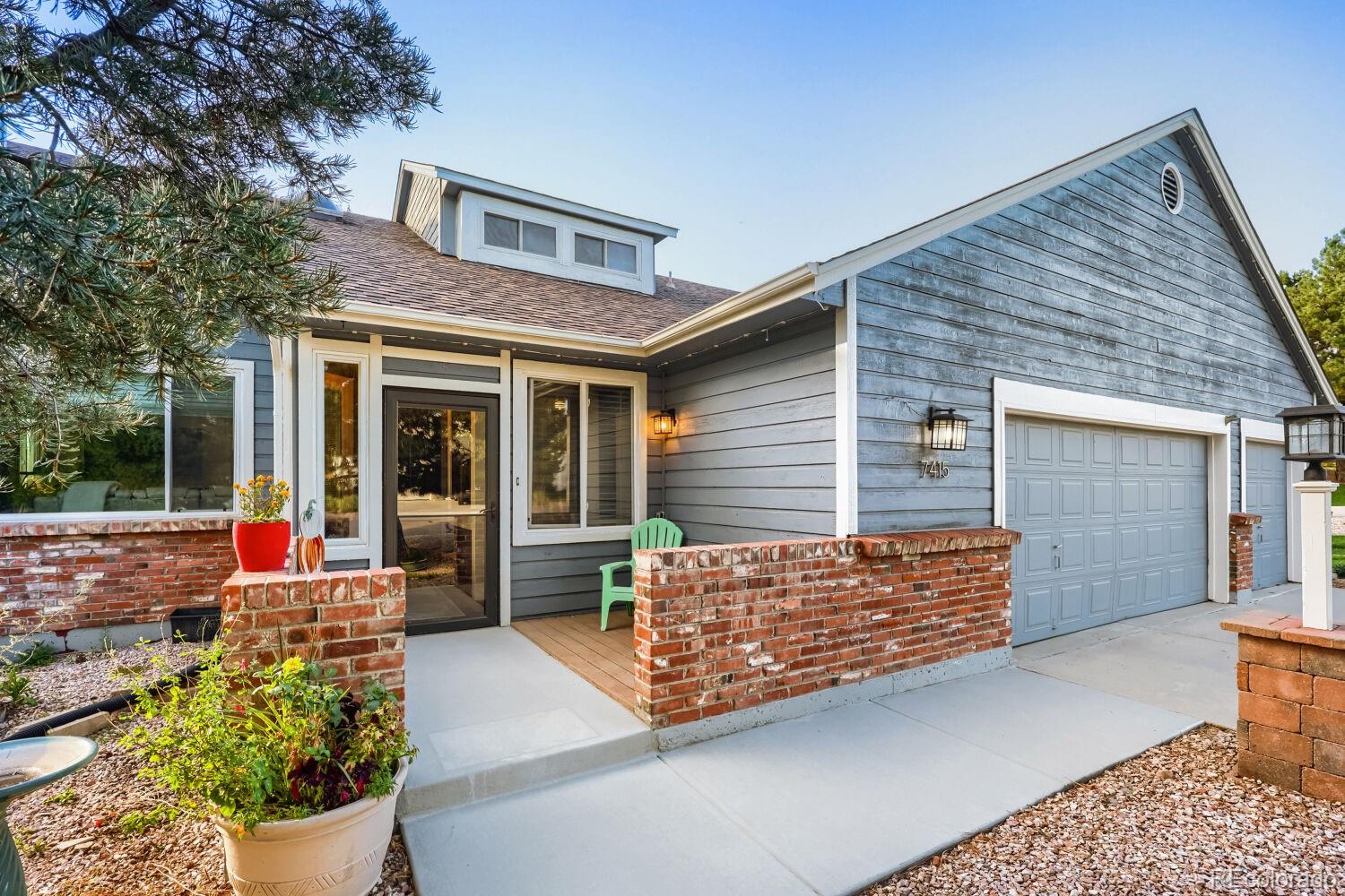 7415 Meadow View — photo