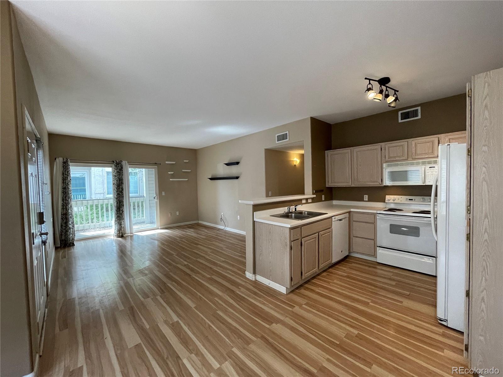 1146 Opal Street 101 — photo