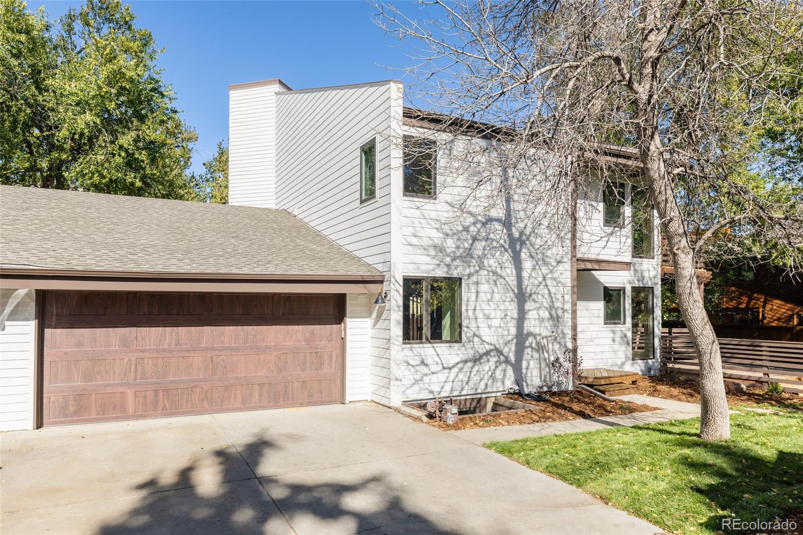 1737 Hawthorn Place — photo