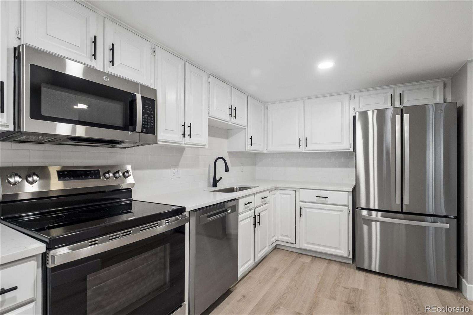 13901 E Marina Drive 102 — photo