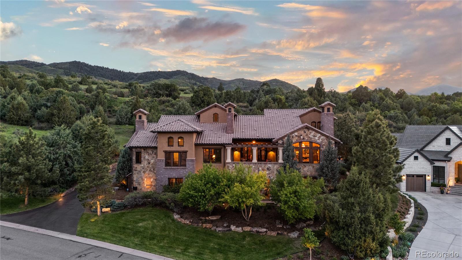 8245 Raphael Lane — photo