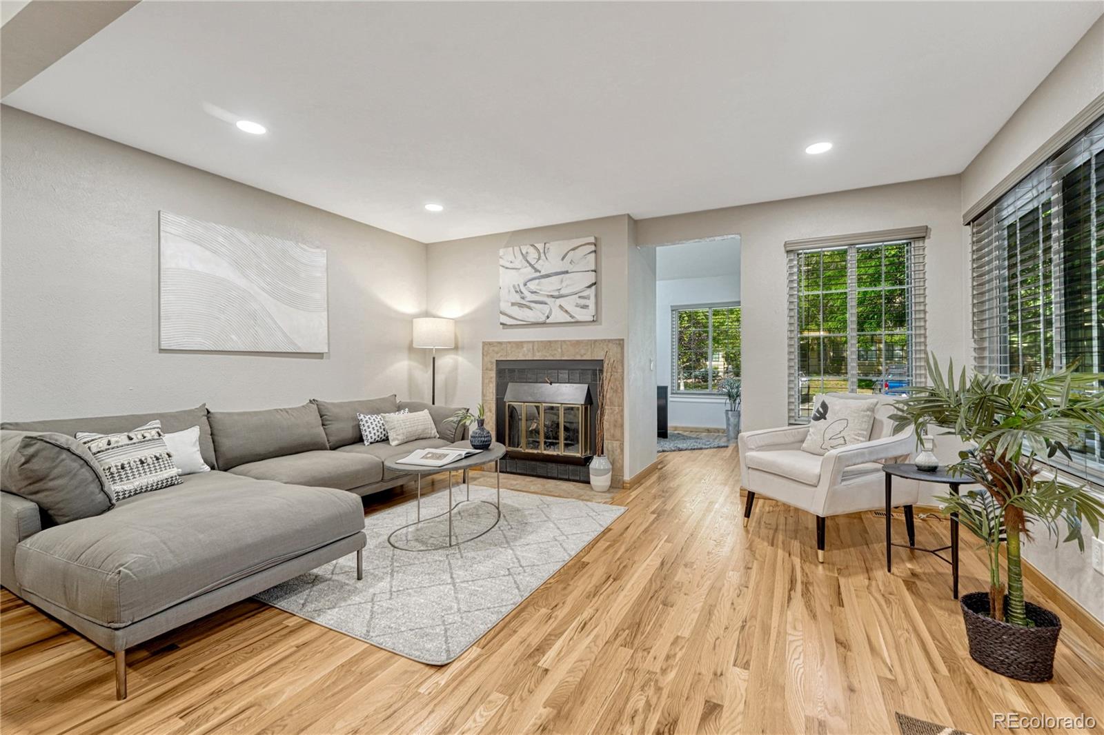 4872 E Kentucky Avenue Unit D — photo