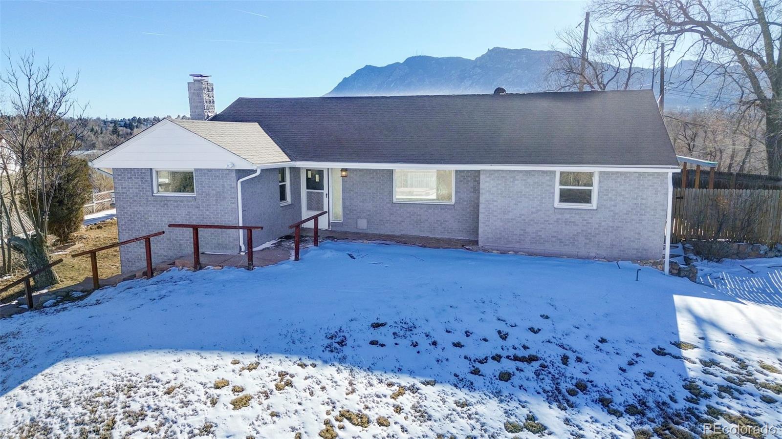1606 Navajo Circle — photo
