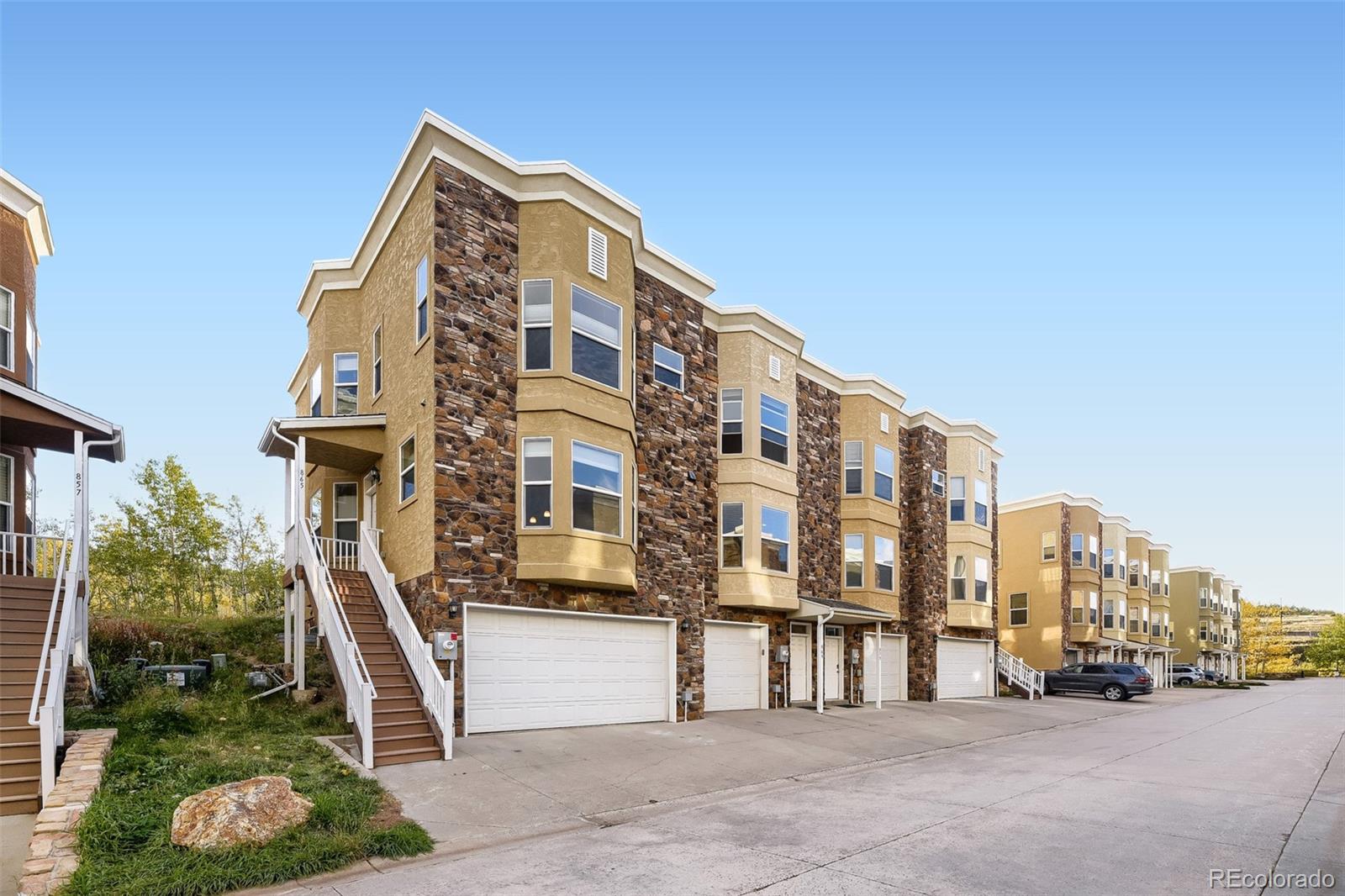 869 N Vernon Drive — photo