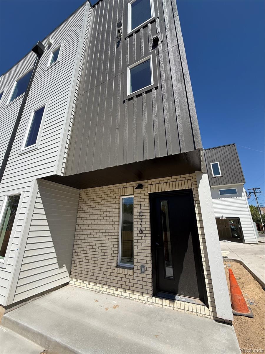 1576 Kendall Street — photo
