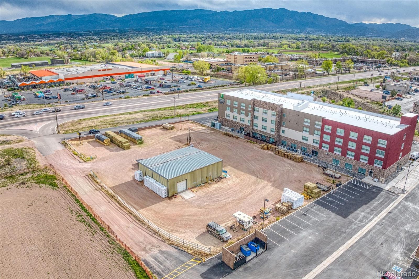 3275 E US Highway 50 — photo