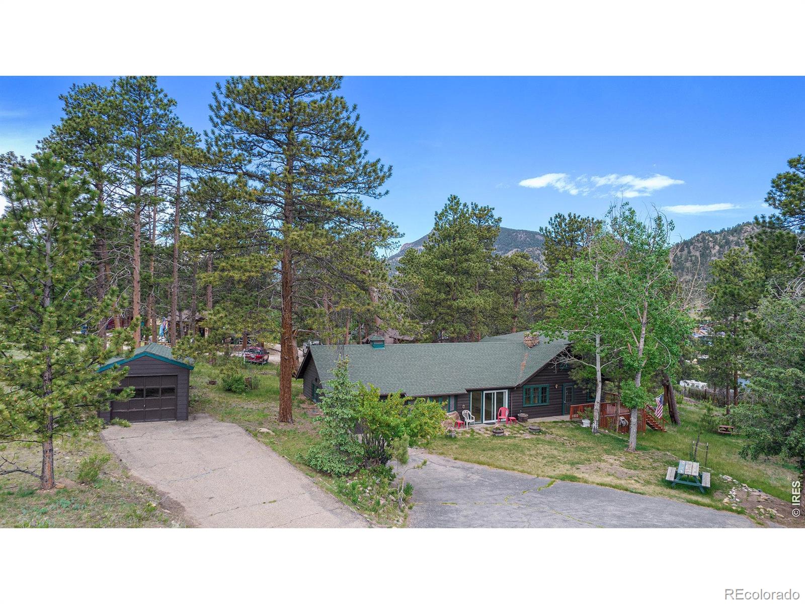 1141 Wallace Lane — photo