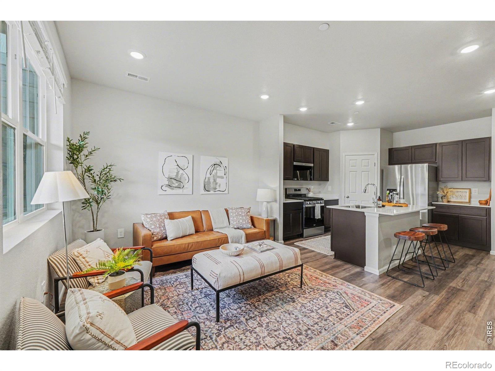 1600 Riverplace Drive 3 — photo