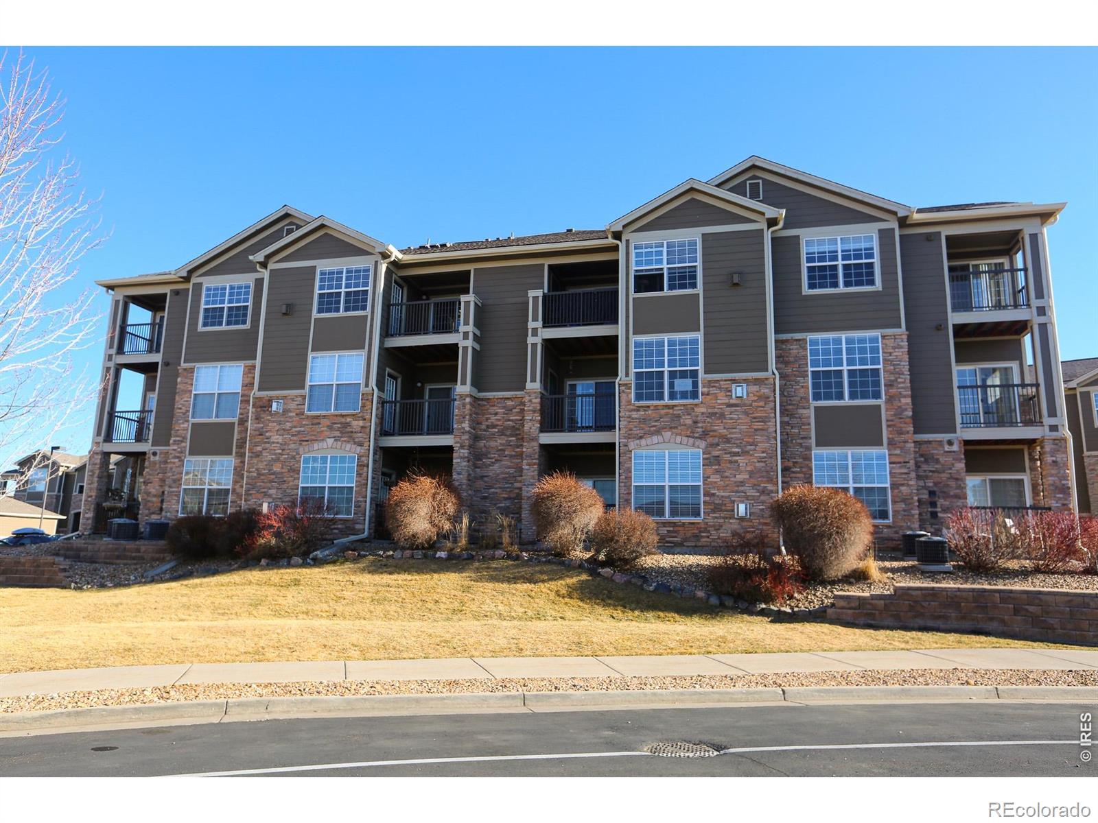 2800 Blue Sky Circle 2-305 — photo