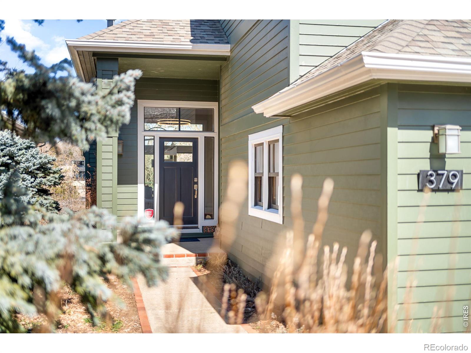 379 W Arapahoe Lane — photo