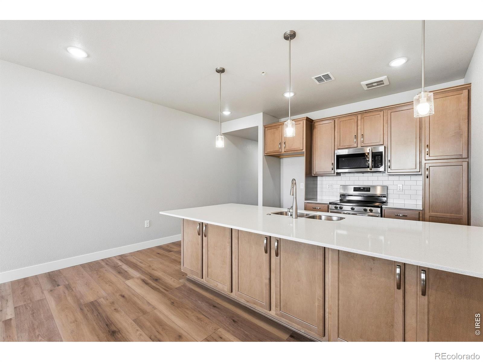 968 Birdwhistle Lane 8 — photo