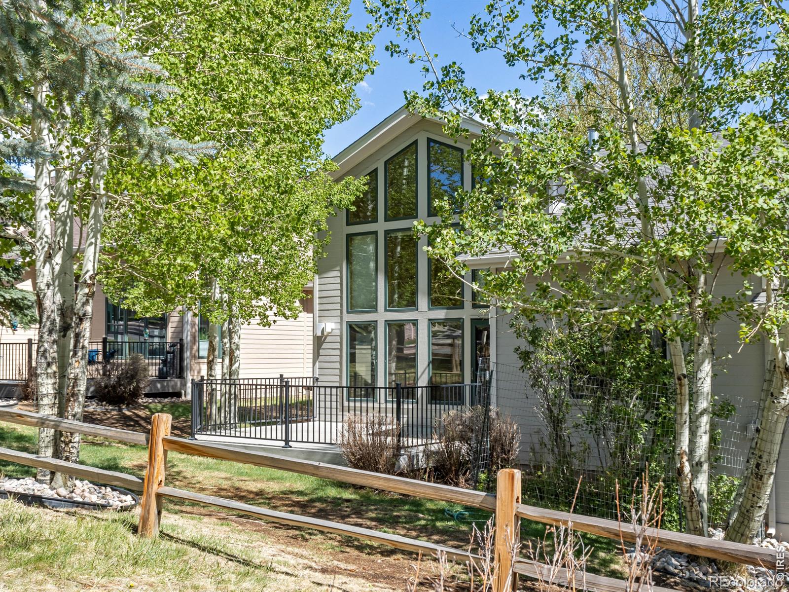 1600 Wapiti Circle 33 — photo