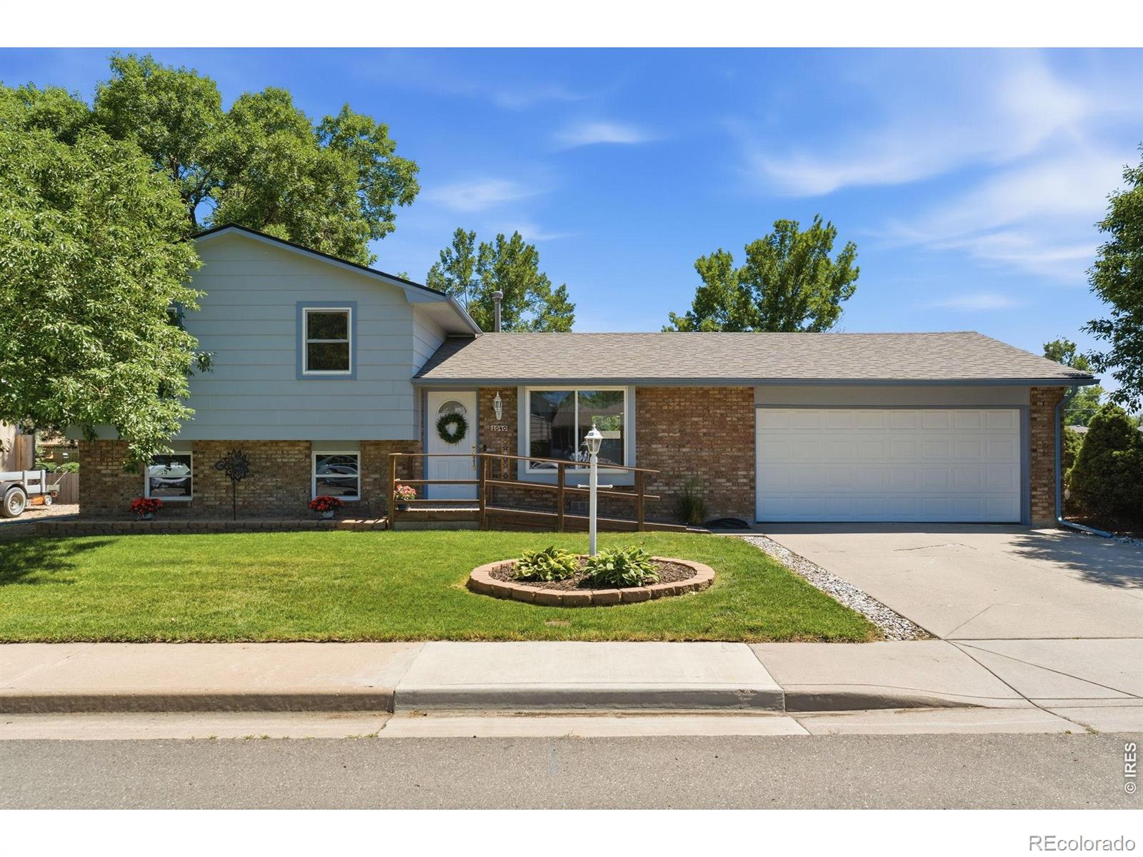 1040 White Elm Drive — photo