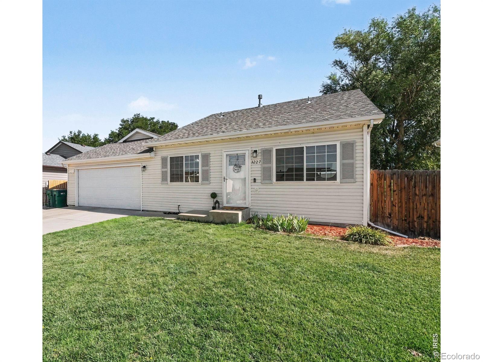 3227 Red Tail Way — photo