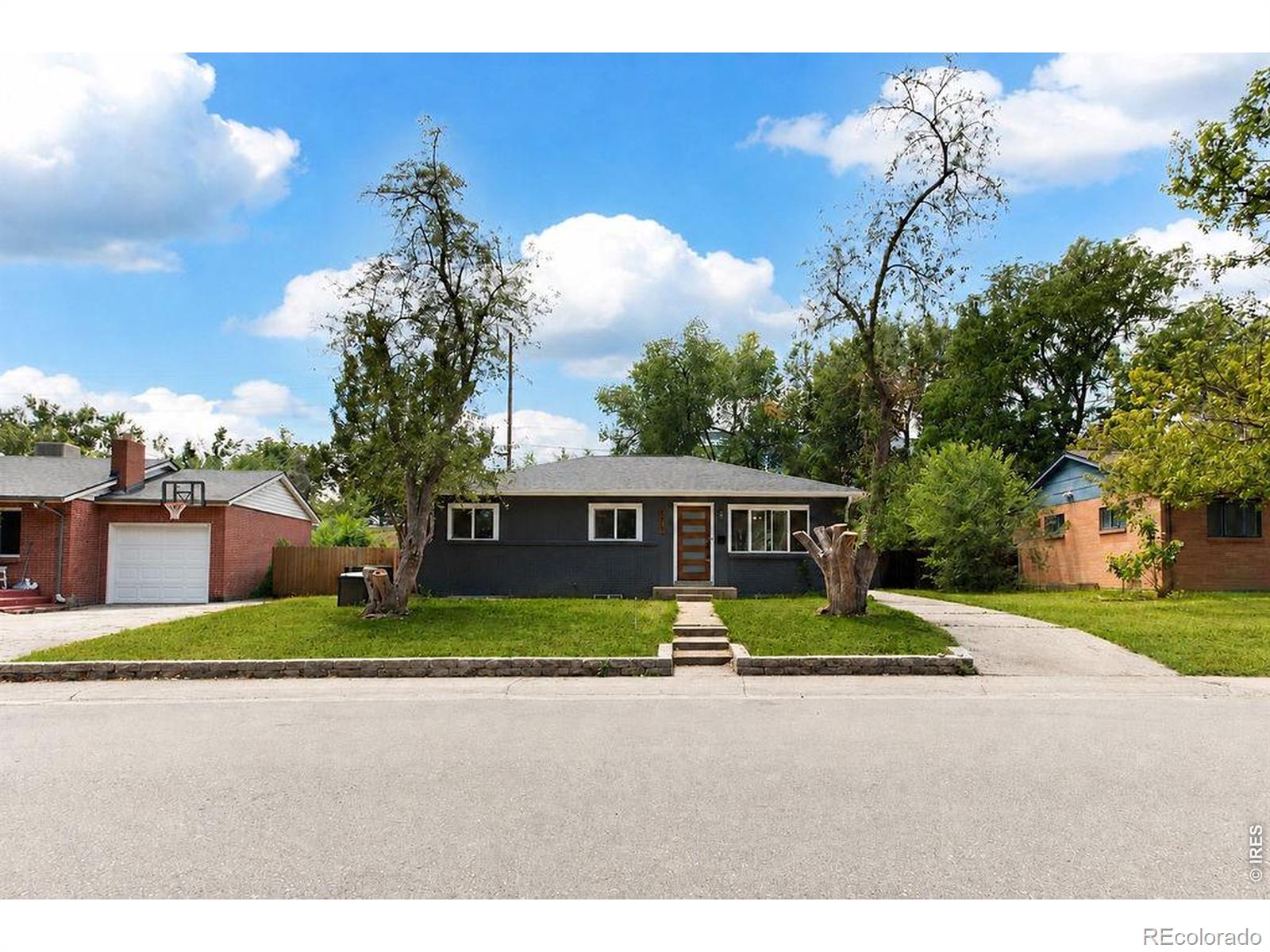 6010 Johnson Way — photo
