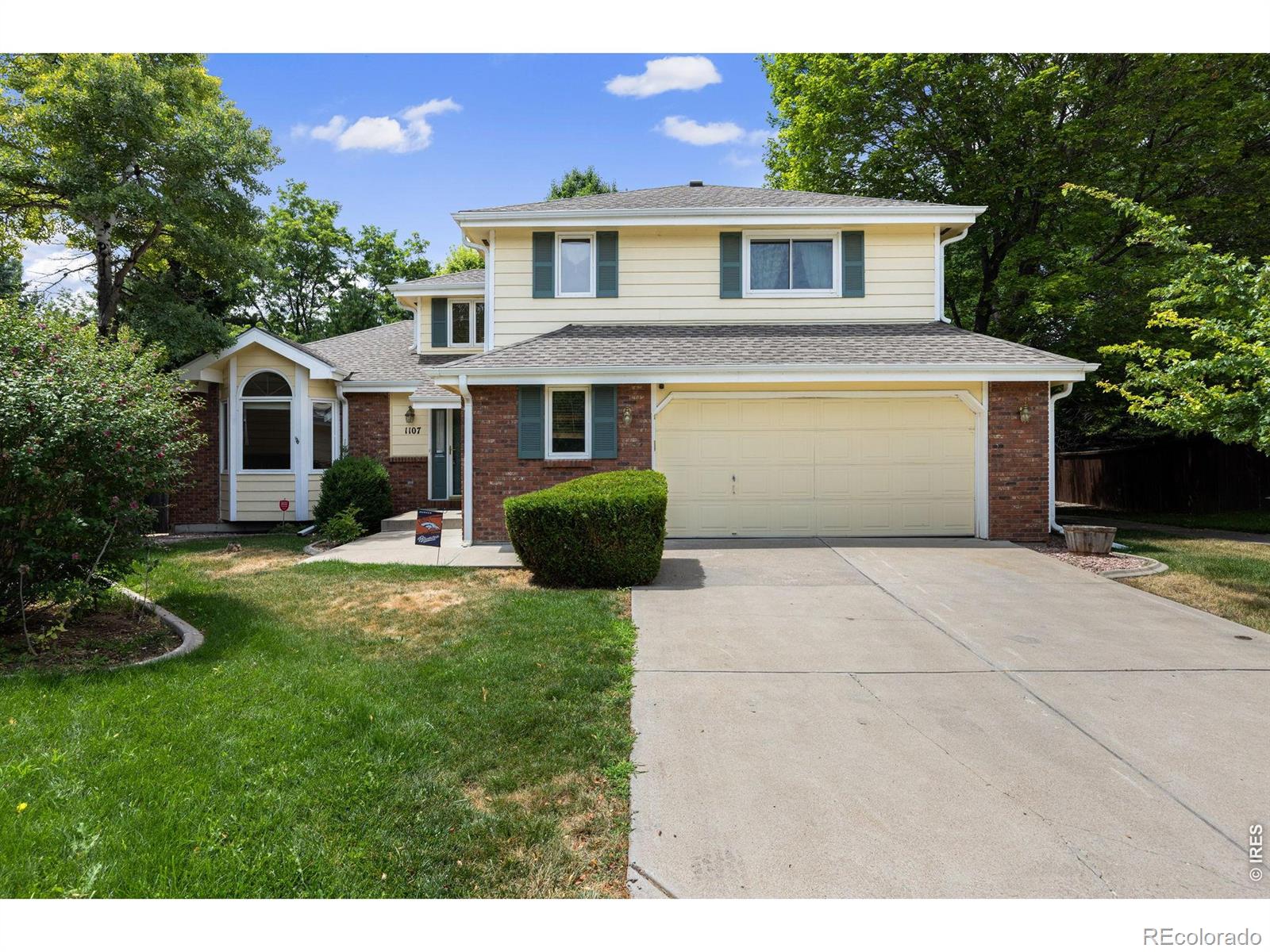 1107 Live Oak Court — photo