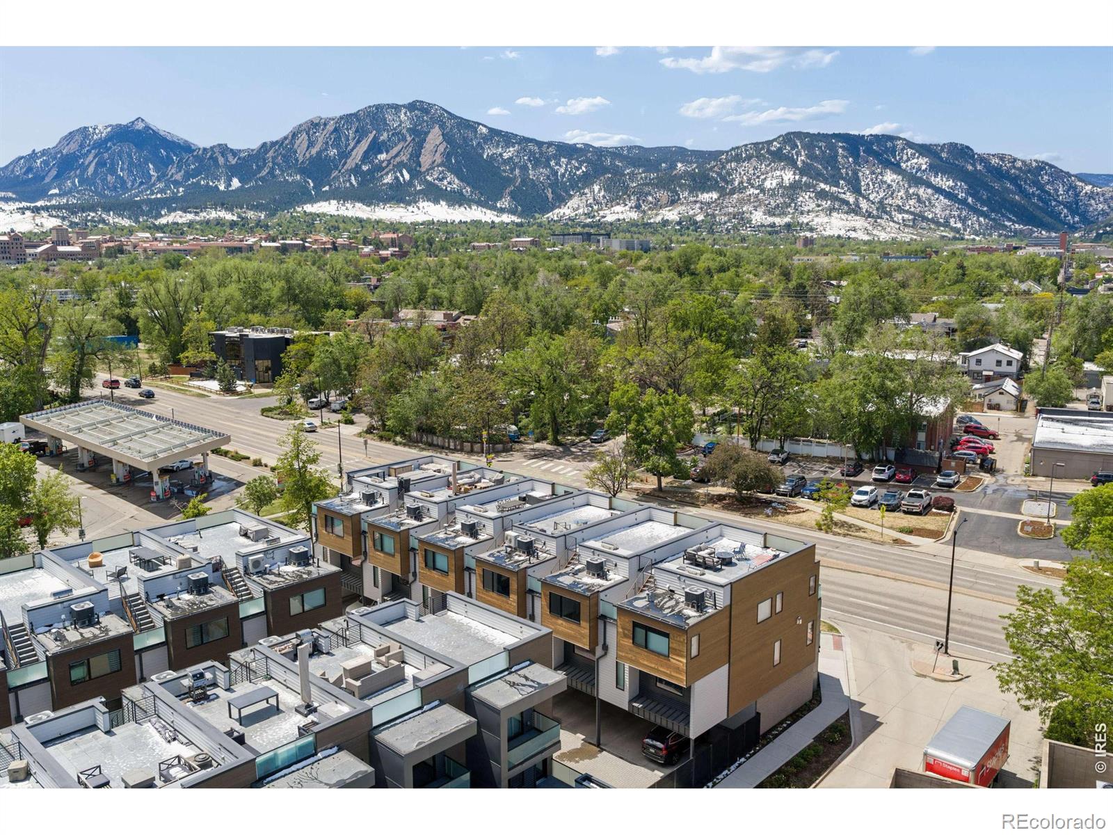 1898 Folsom Street — photo
