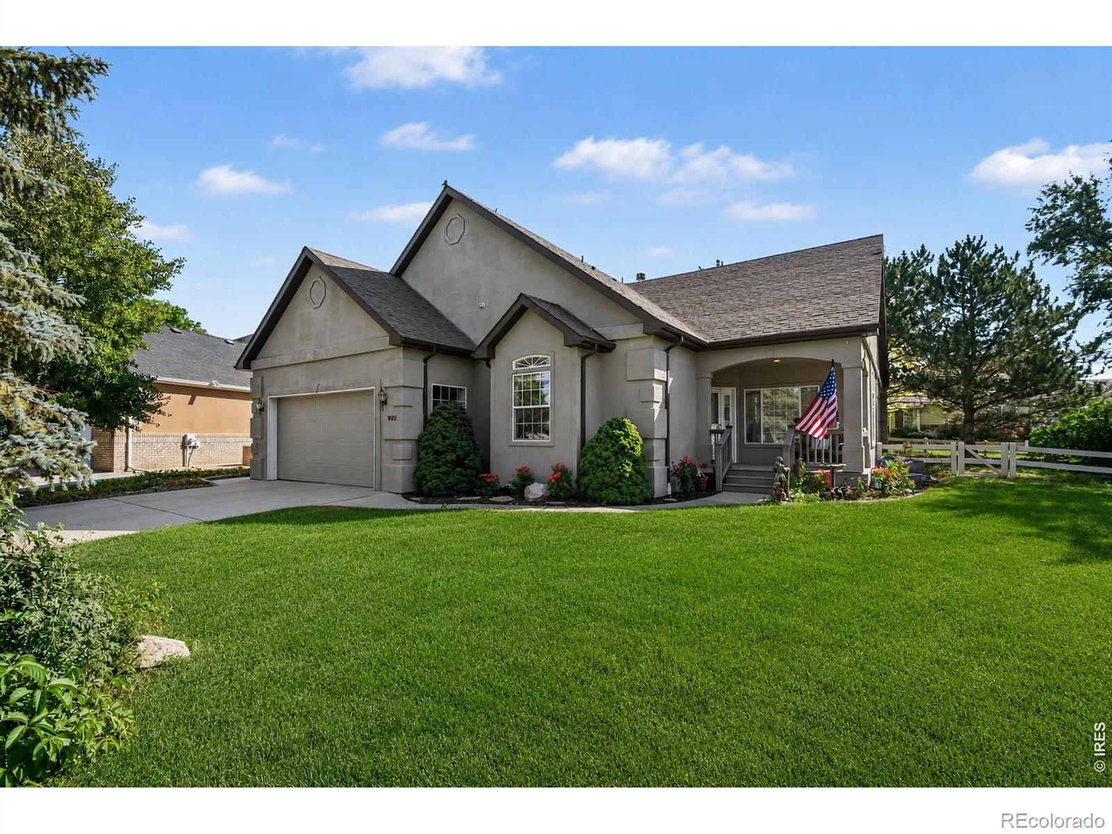 925 Falcon Ridge Court — photo