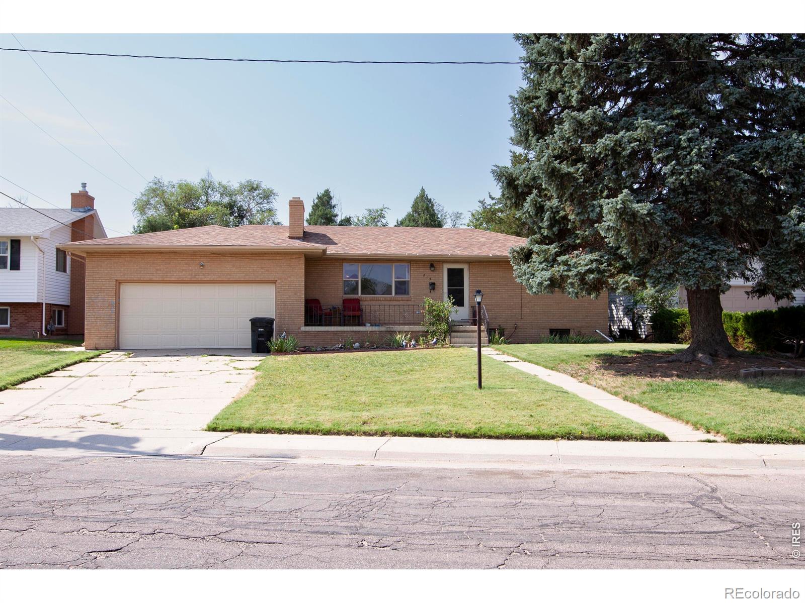 213 W Logan Street — photo