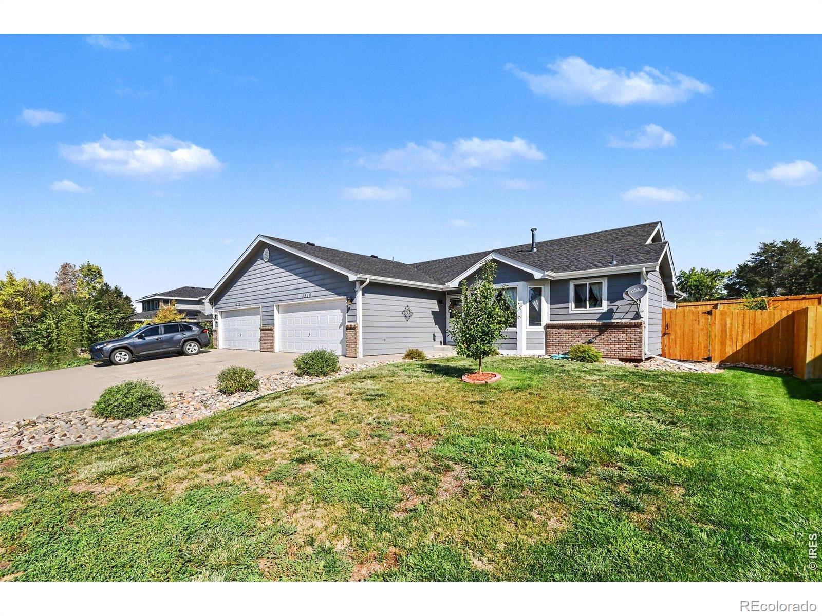 1210 Country Acres Court — photo