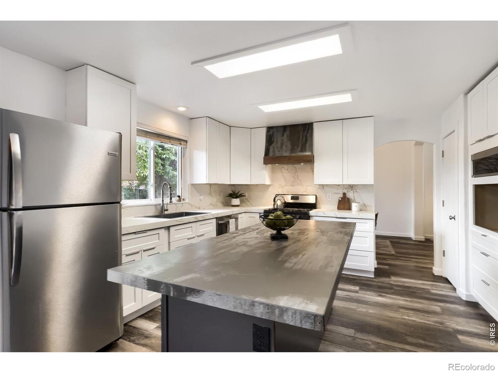 660 Parthenon Court — photo